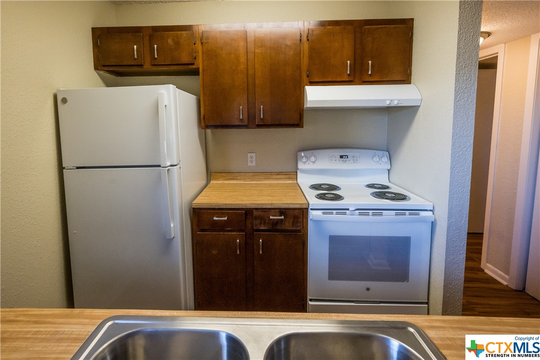3803 Halsey Street Property Photo 6