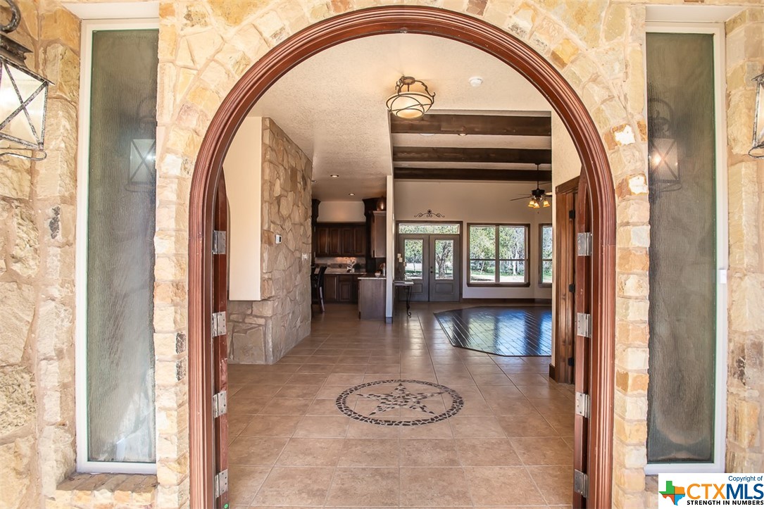 510 Amber Jill Cove Property Photo 6