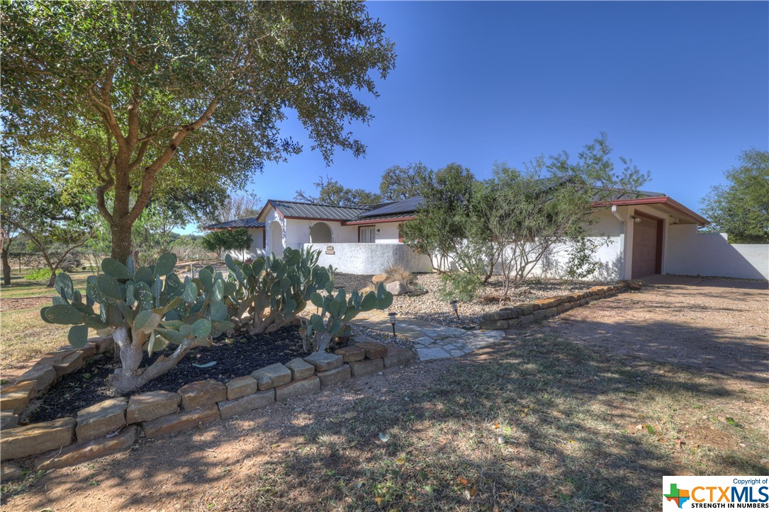 1526 Upper Liveoak Property Photo 2