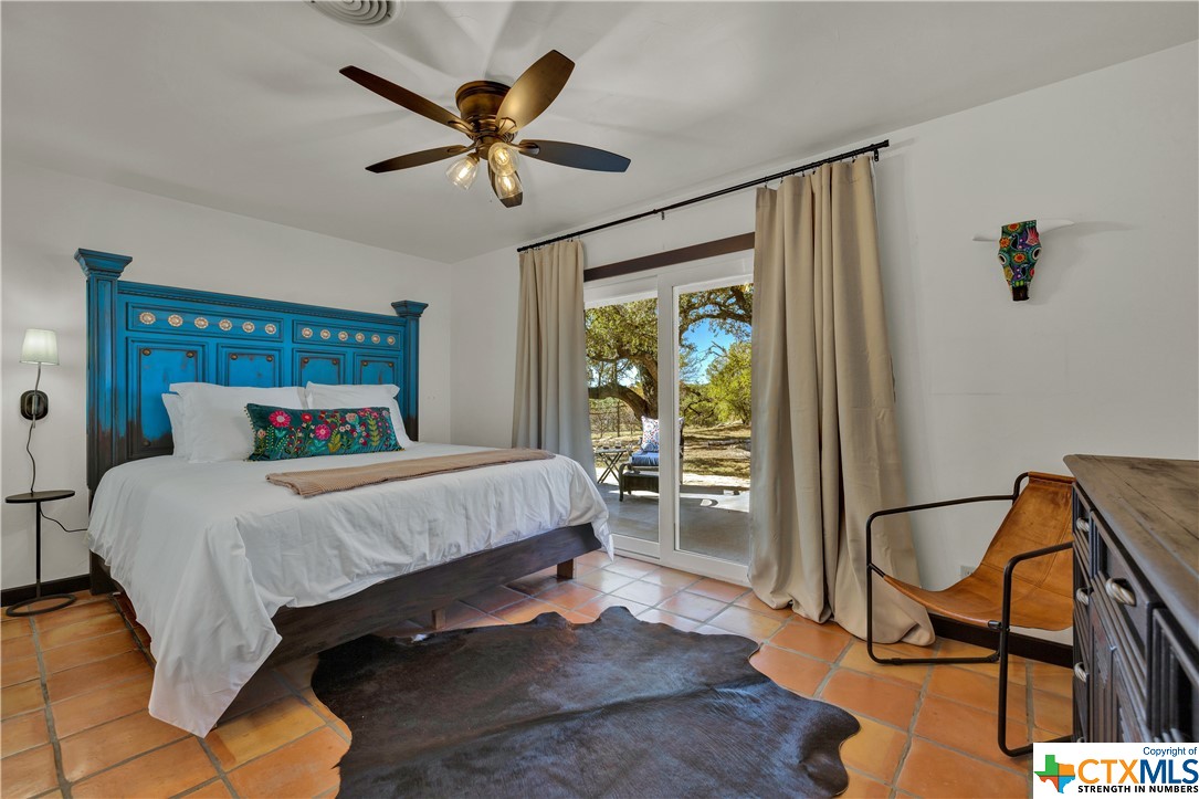 1526 Upper Liveoak Property Photo 7