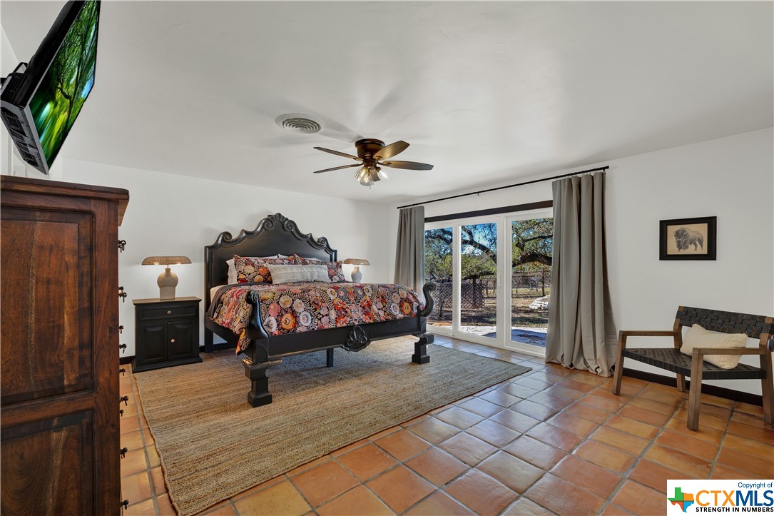 1526 Upper Liveoak Property Photo 13