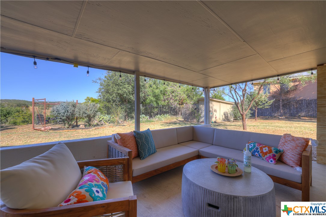 1526 Upper Liveoak Property Photo 28