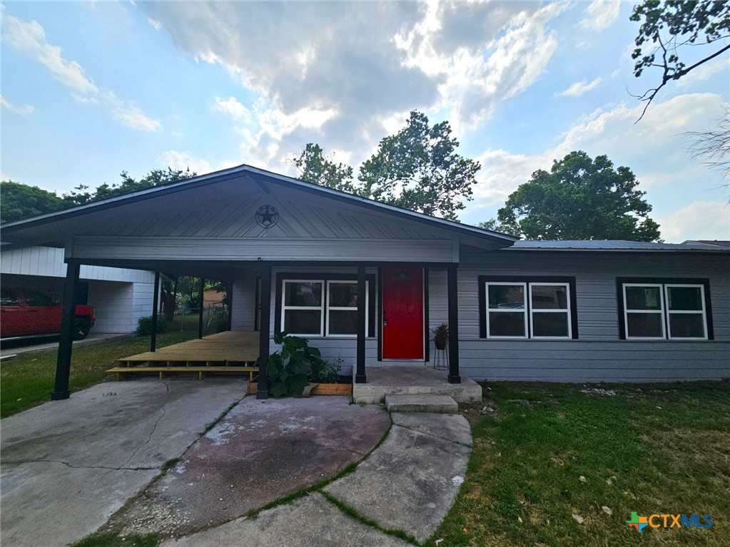 2210 Louise Street Property Photo 1
