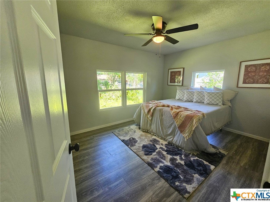 2210 Louise Street Property Photo 16