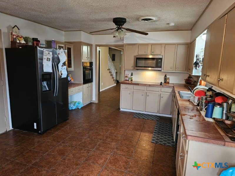 101 N Crescent Property Photo 3