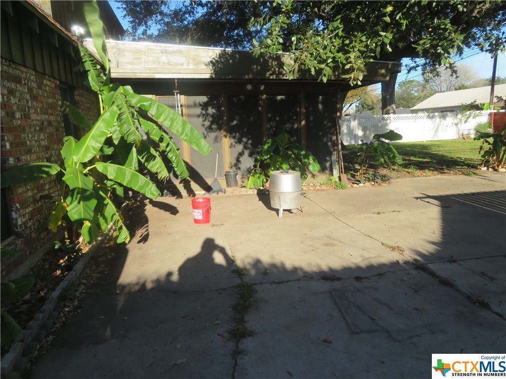 101 N Crescent Property Photo 13