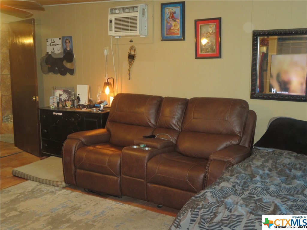 101 N Crescent Property Photo 16