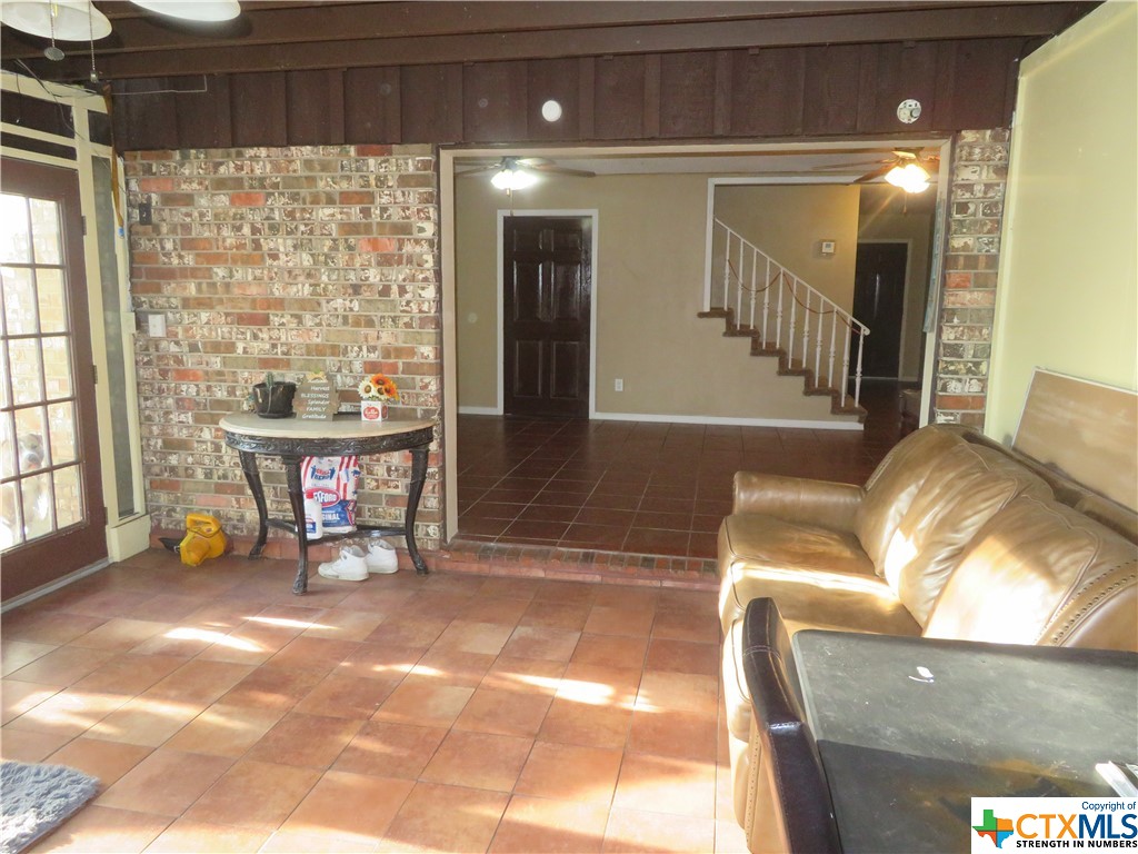 101 N Crescent Property Photo 18