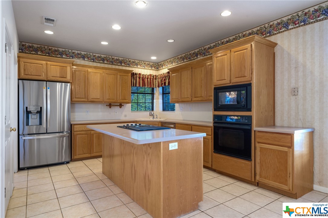 1164 Stoneyridge Drive Property Photo 11