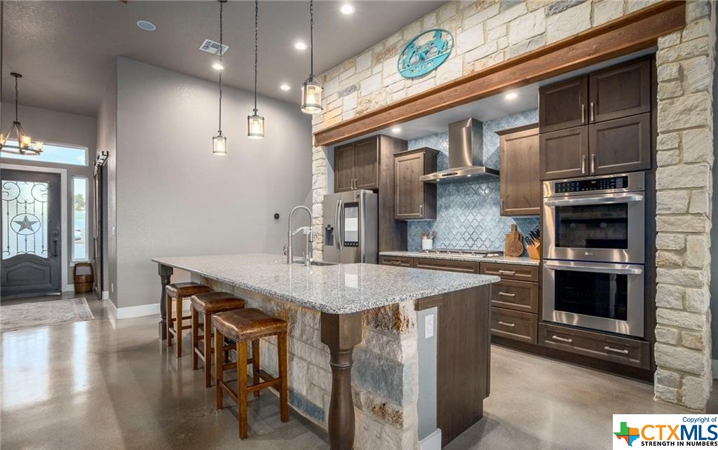 345 Laguna Road Property Photo 7