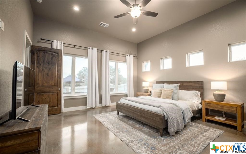 345 Laguna Road Property Photo 11