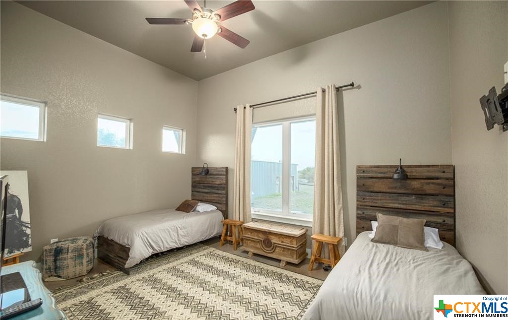 345 Laguna Road Property Photo 16