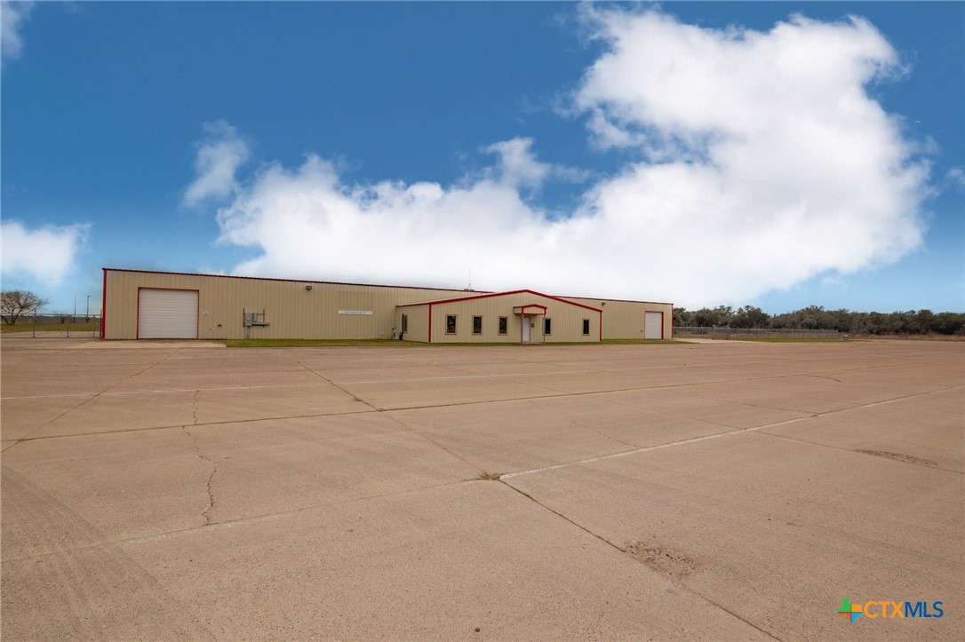 409 Enterprise Drive Property Photo 3