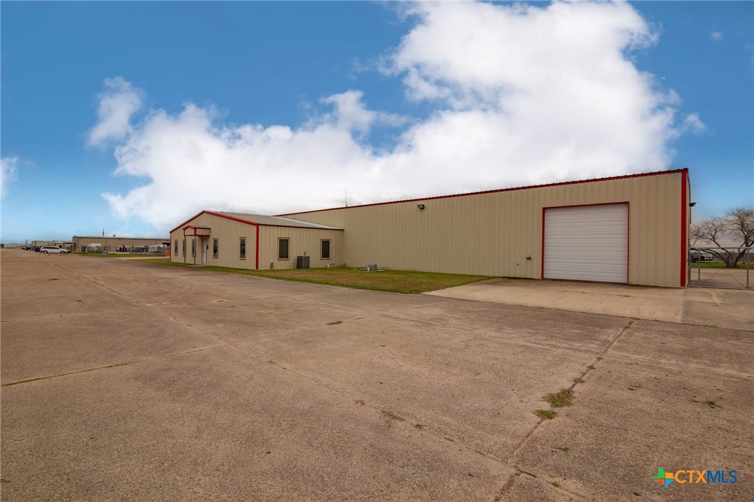 409 Enterprise Drive Property Photo 5