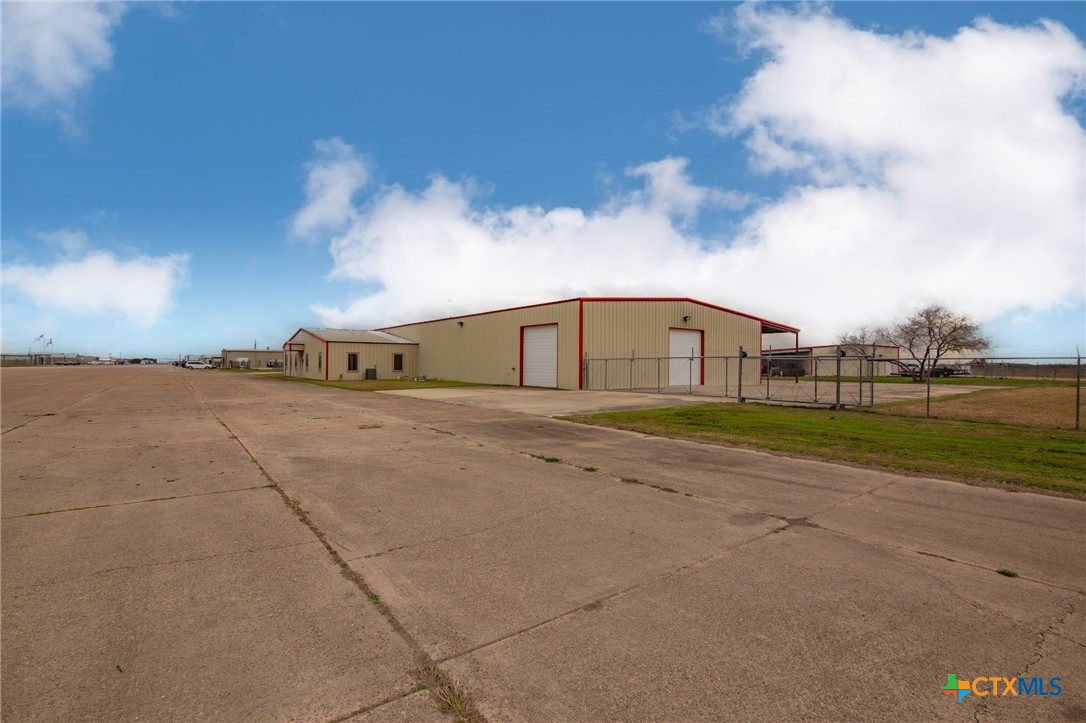 409 Enterprise Drive Property Photo 6