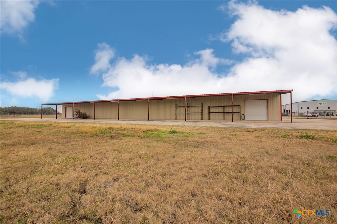 409 Enterprise Drive Property Photo 9