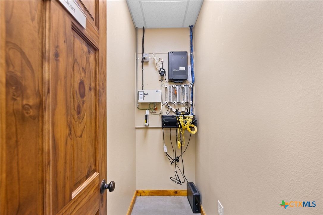 409 Enterprise Drive Property Photo 32