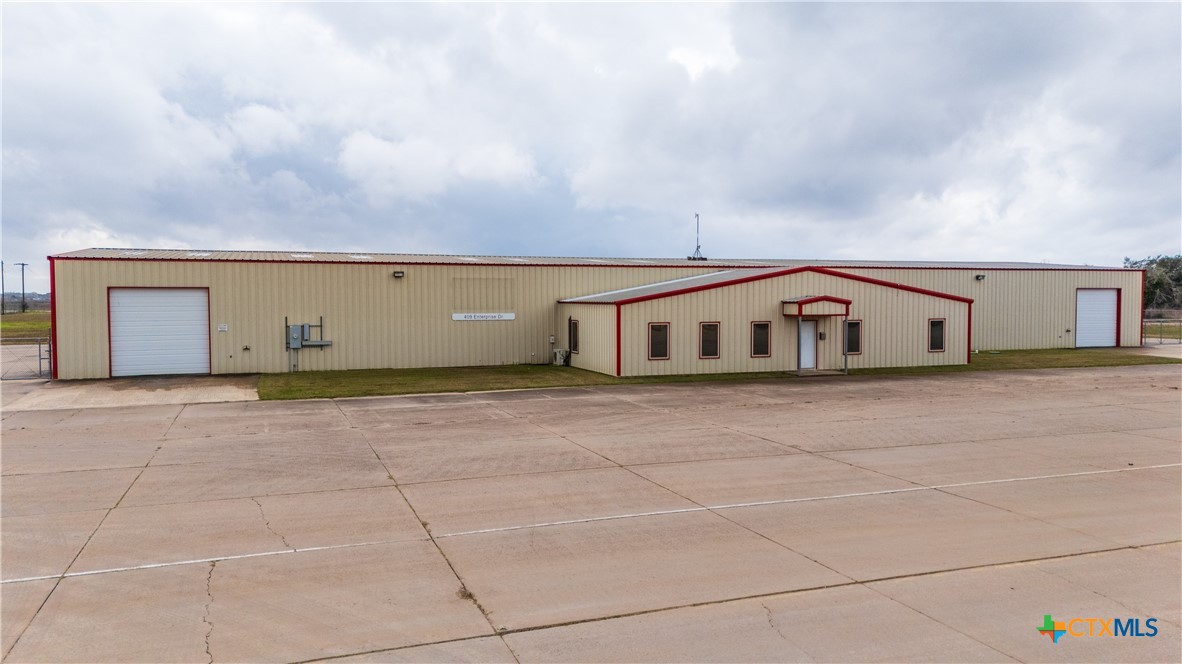 409 Enterprise Drive Property Photo 37