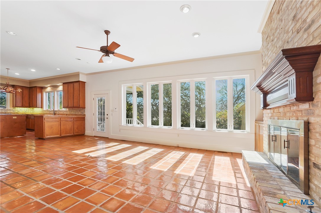 819 Belvin Street Property Photo 4