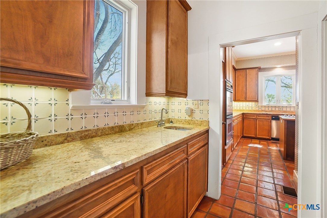 819 Belvin Street Property Photo 8