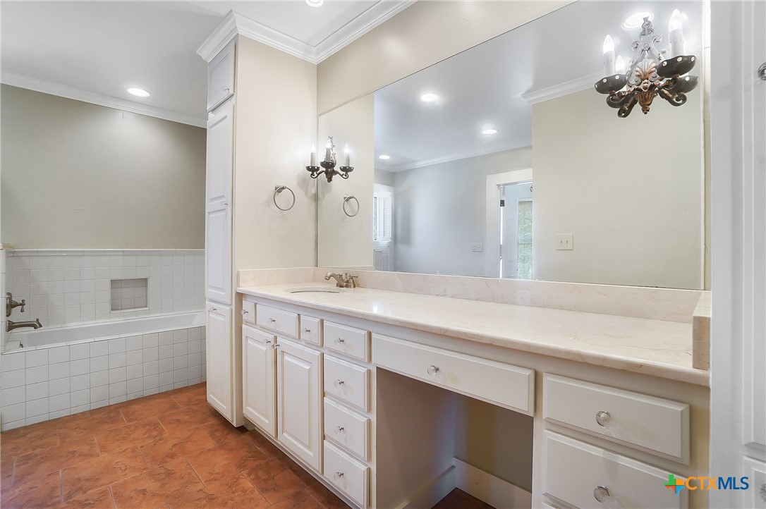 819 Belvin Street Property Photo 21