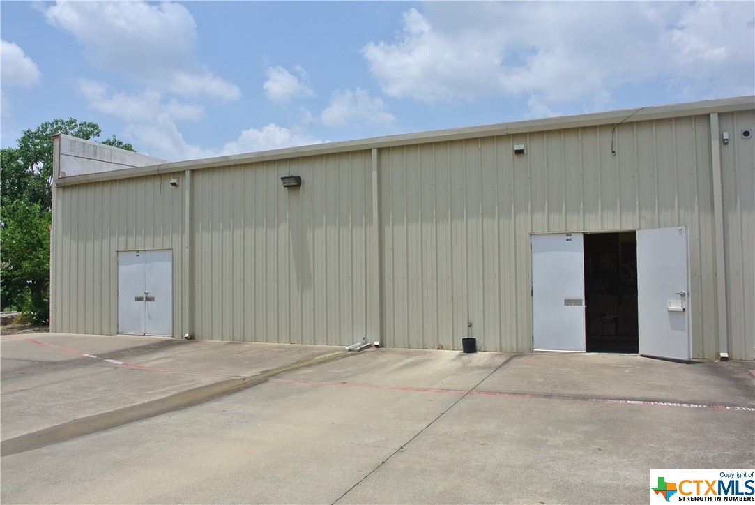 400 W Central Texas Expressway A-b Property Photo 2