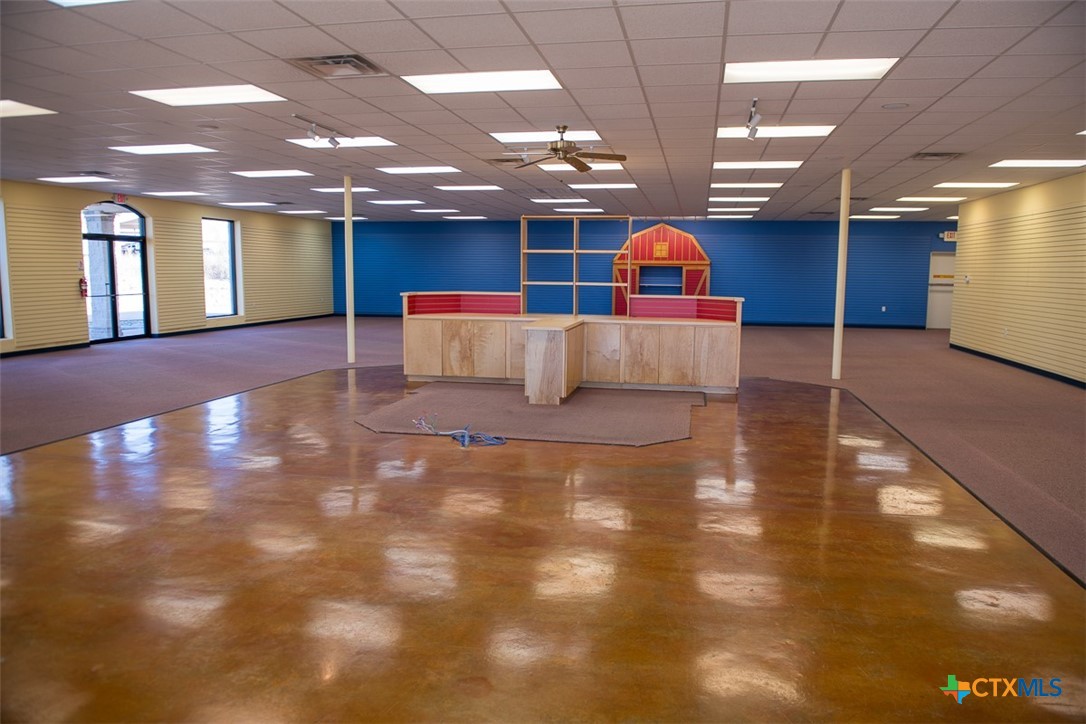 400 W Central Texas Expressway A-b Property Photo 6