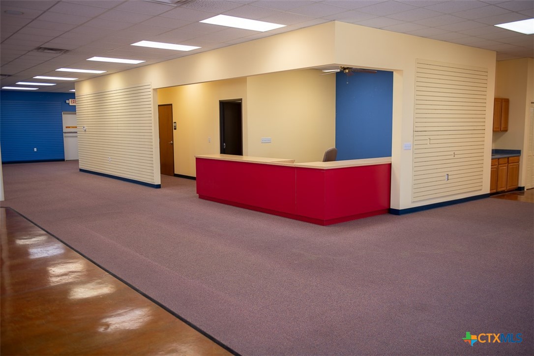 400 W Central Texas Expressway A-b Property Photo 7