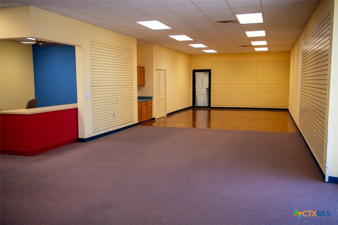 400 W Central Texas Expressway A-b Property Photo 8