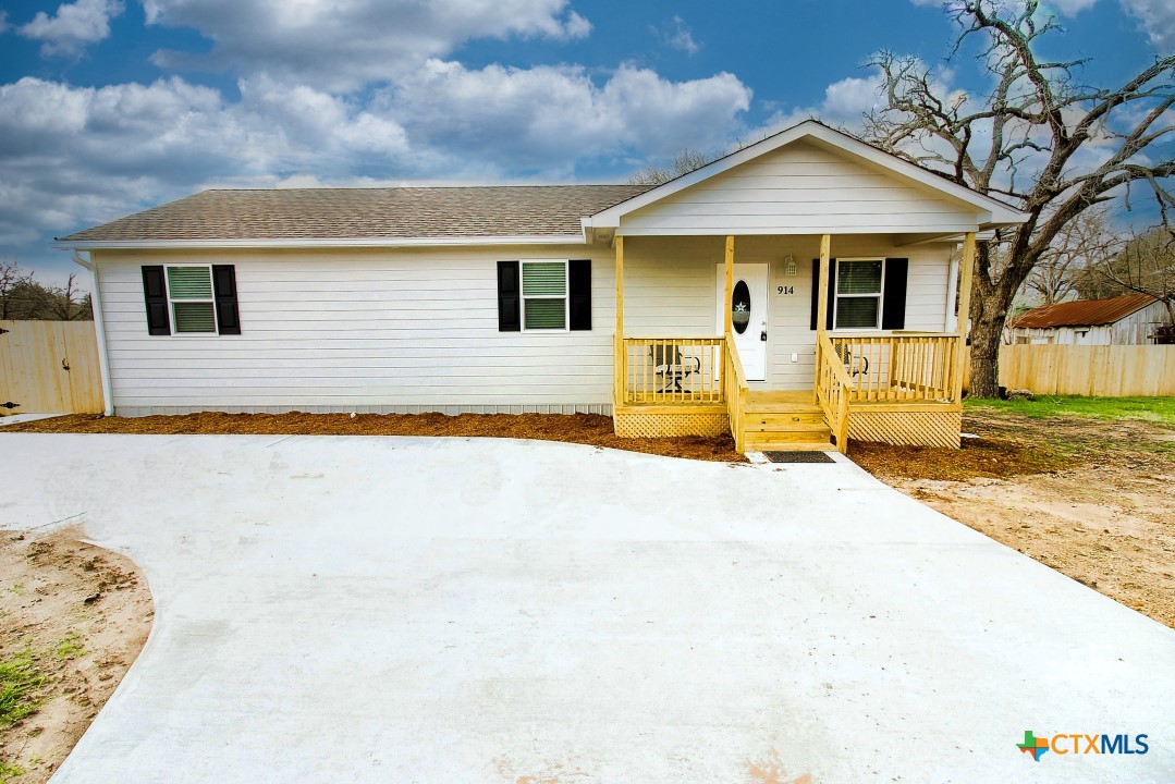 914 Dunn Street Property Photo 2