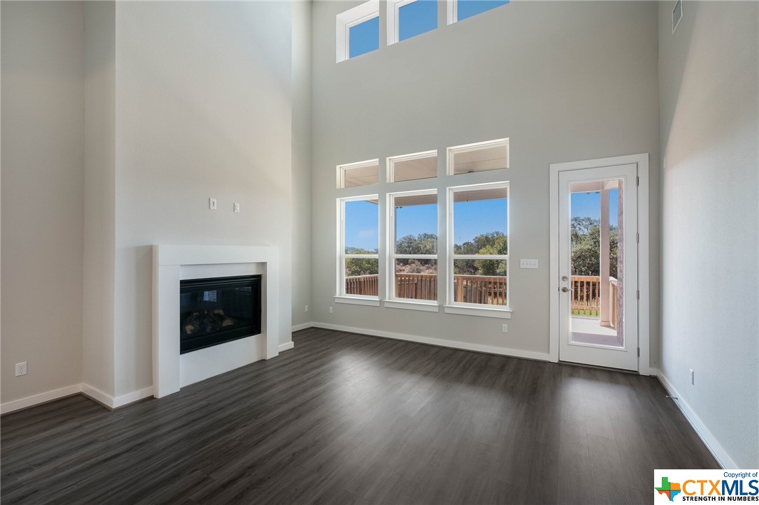 2247 Sur Avenue Property Photo 6