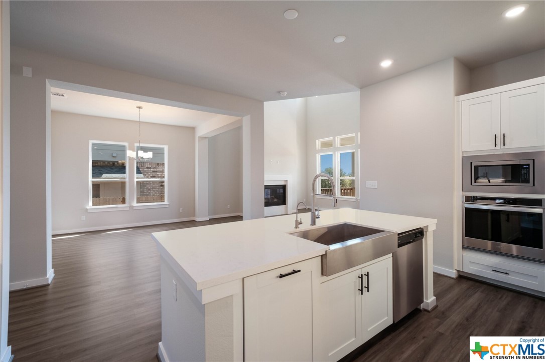 2247 Sur Avenue Property Photo 11
