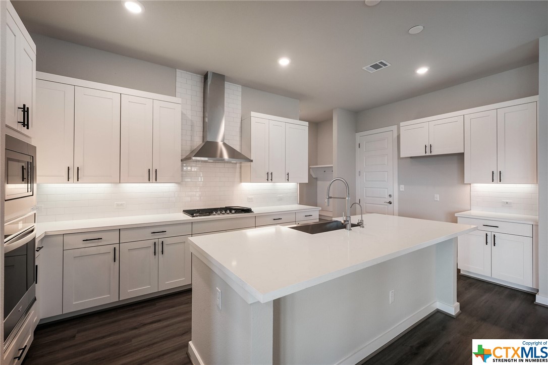 2247 Sur Avenue Property Photo 12