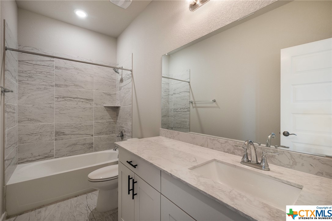 2247 Sur Avenue Property Photo 25