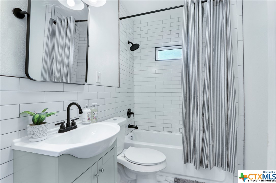 569 Wright Avenue Property Photo 17