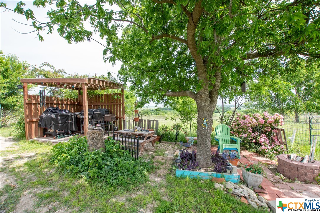 12525 E Us Highway 190 Property Photo 11