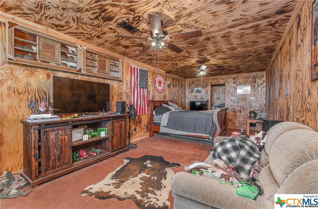 12525 E Us Highway 190 Property Photo 31