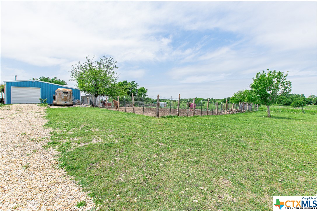 12525 E Us Highway 190 Property Photo 33