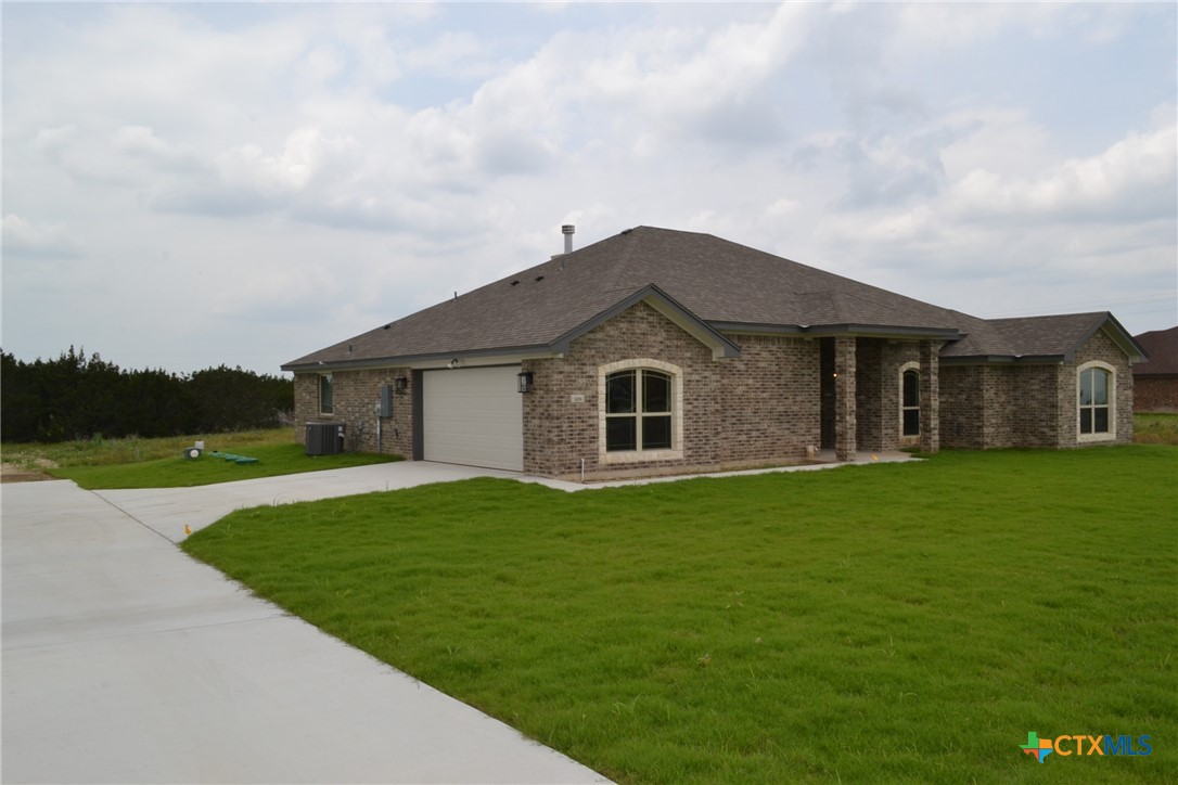306 Martin Drive Property Photo 3
