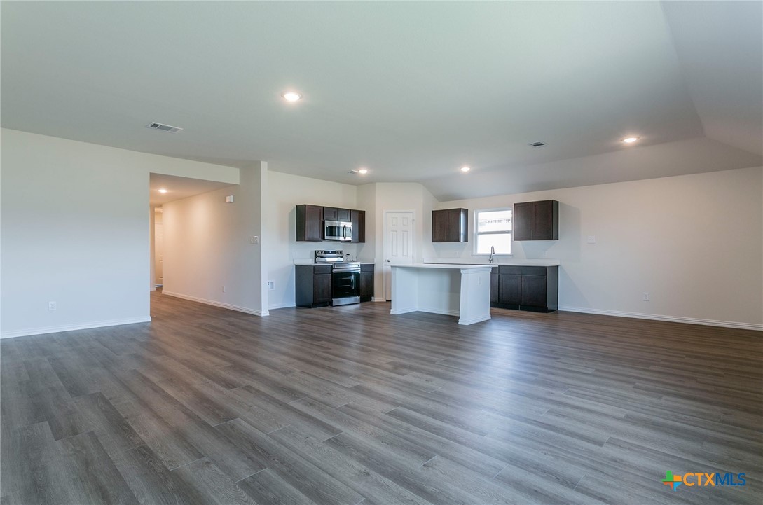 935 Antelope Trail Property Photo 3