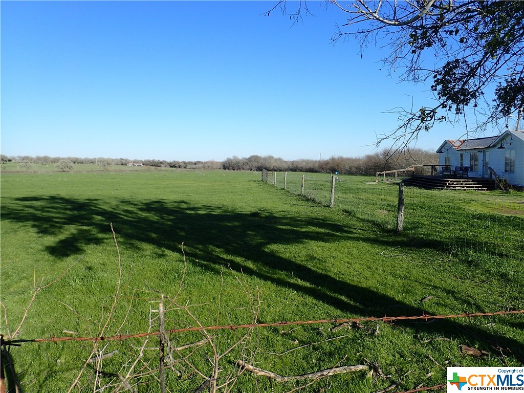 471 Fm 1296 Property Photo 4