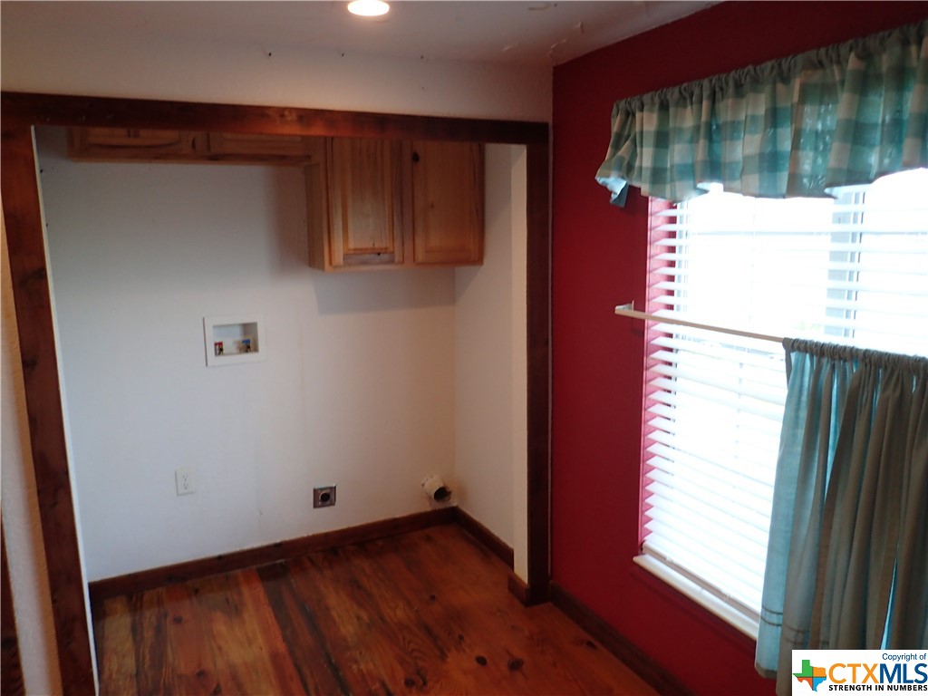 471 Fm 1296 Property Photo 10