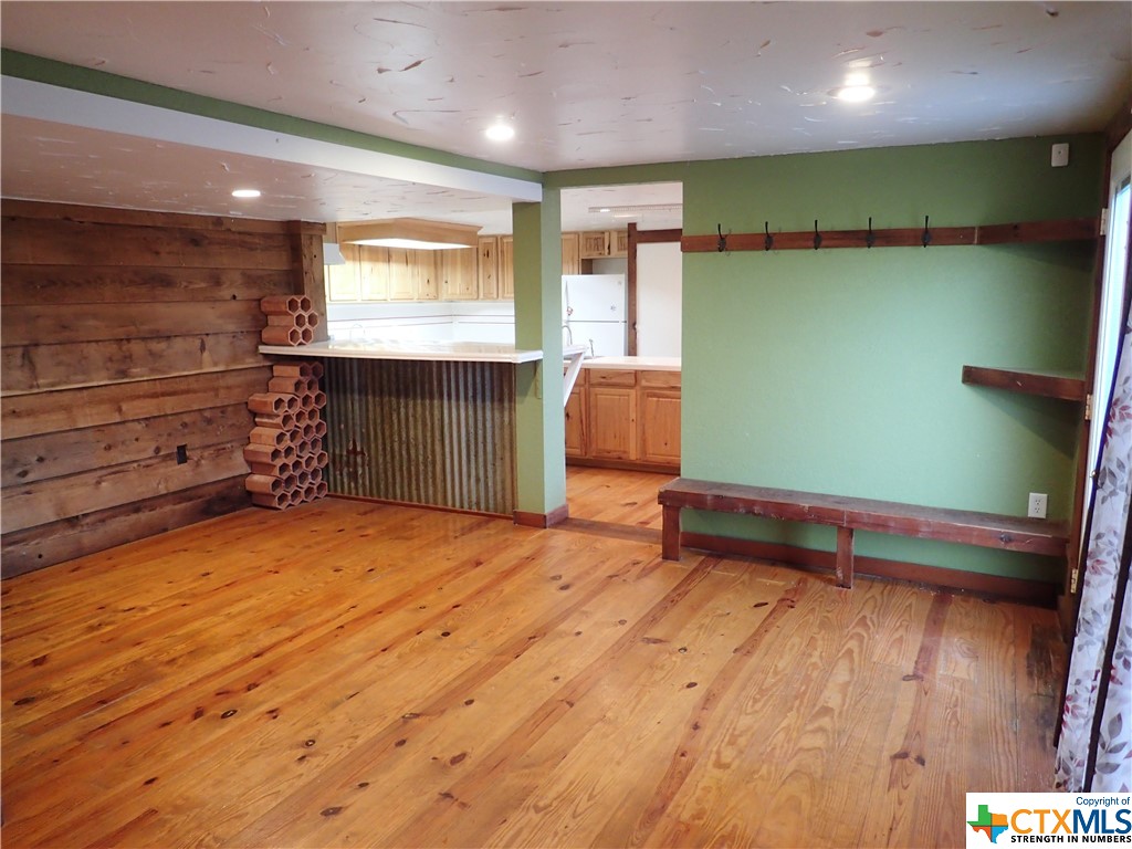 471 Fm 1296 Property Photo 14
