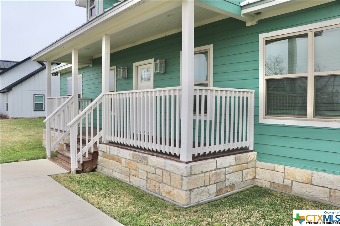 459 Honeycomb Property Photo 2