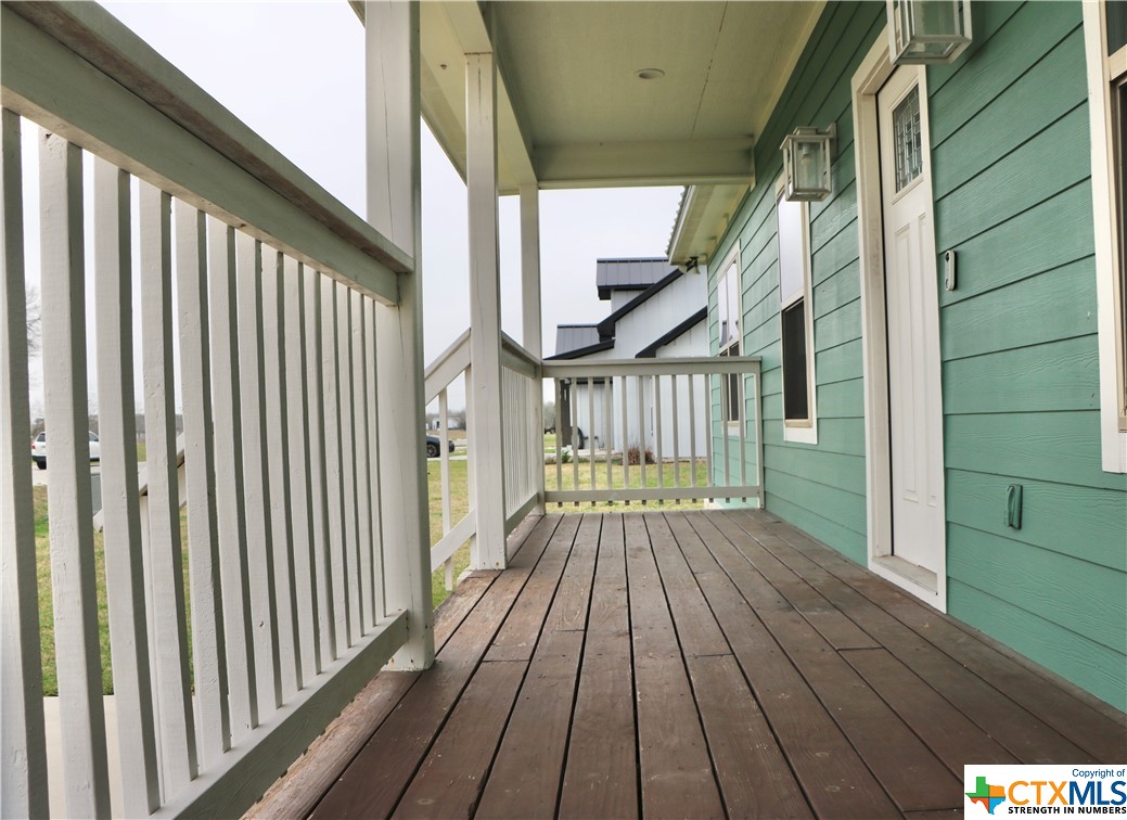 459 Honeycomb Property Photo 3