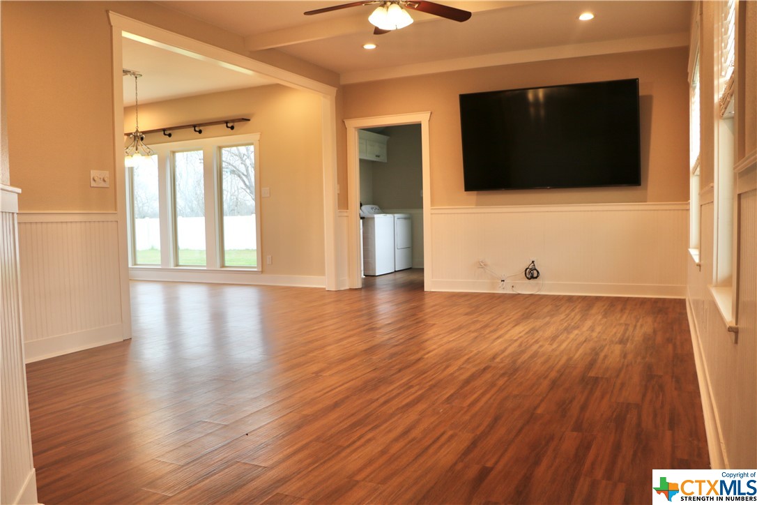 459 Honeycomb Property Photo 4
