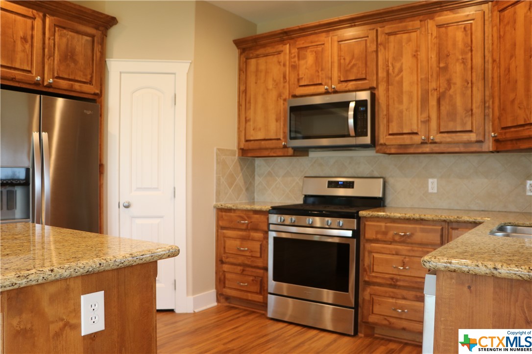 459 Honeycomb Property Photo 10