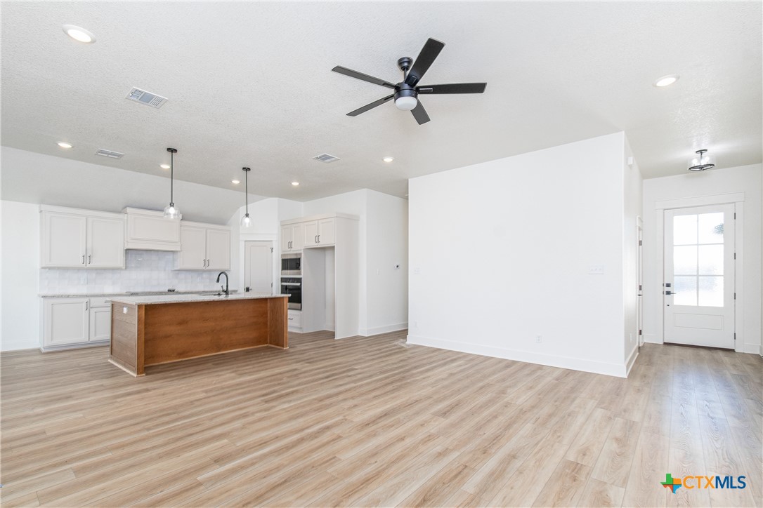 2915 Atascosa Property Photo 4