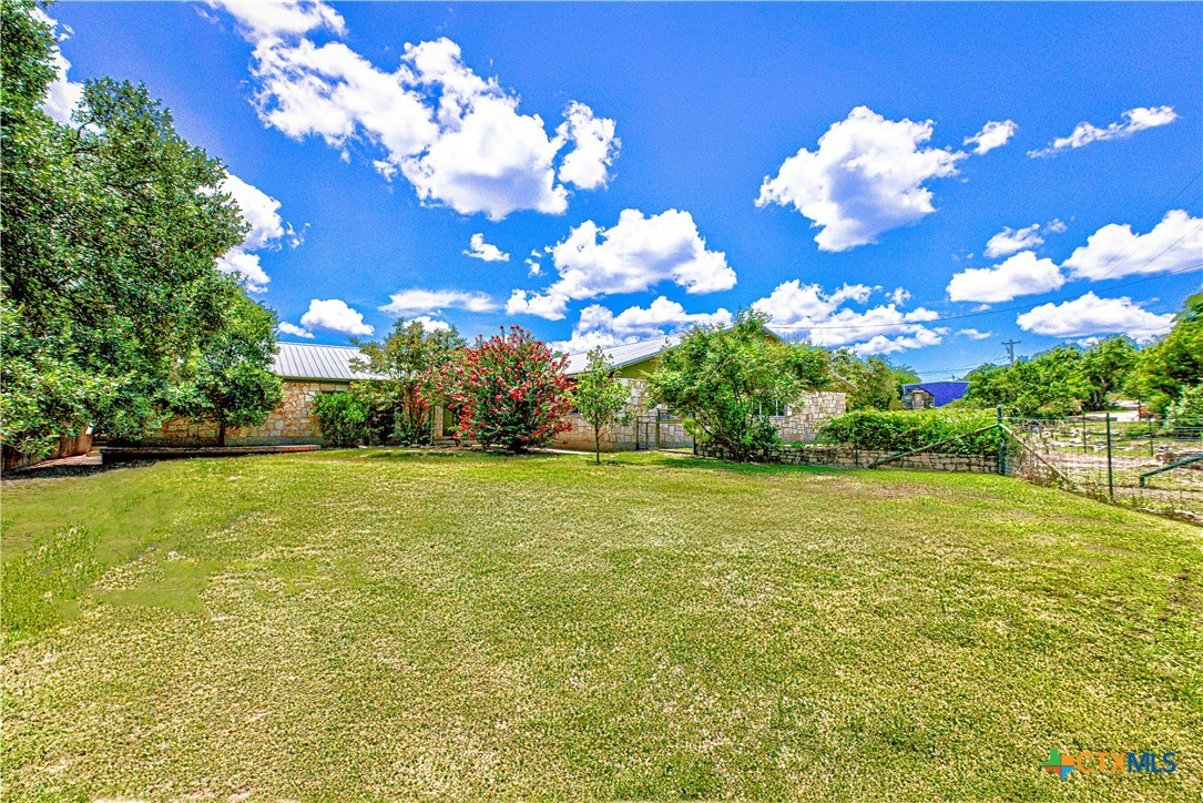45 La Buena Property Photo 32