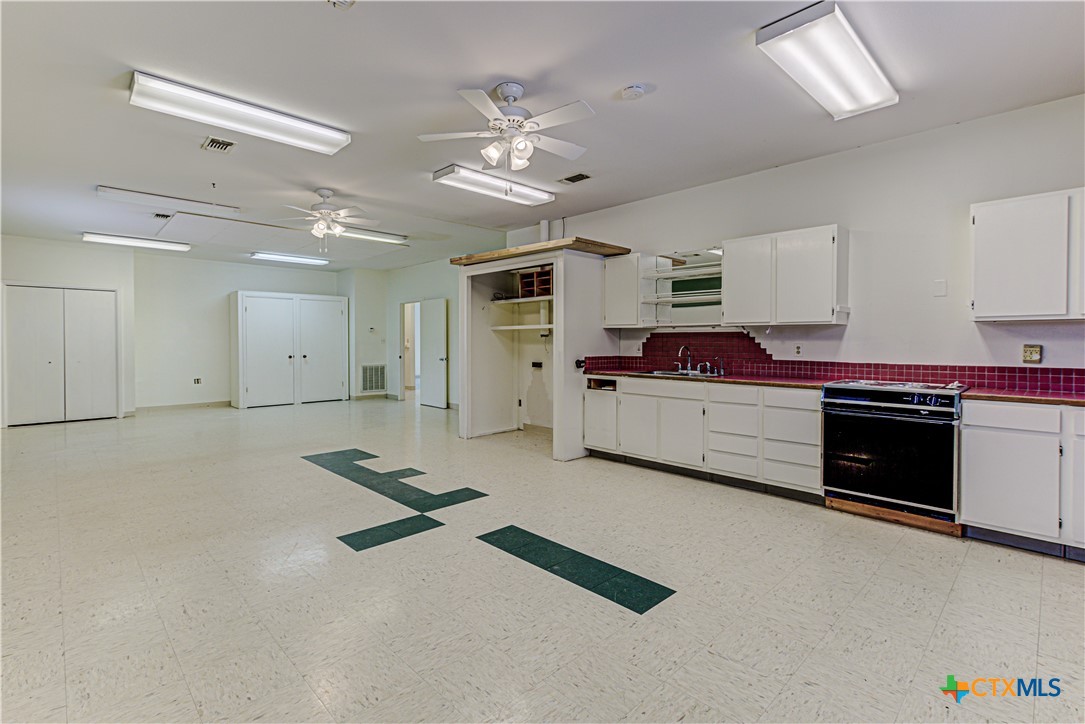 45 La Buena Property Photo 13